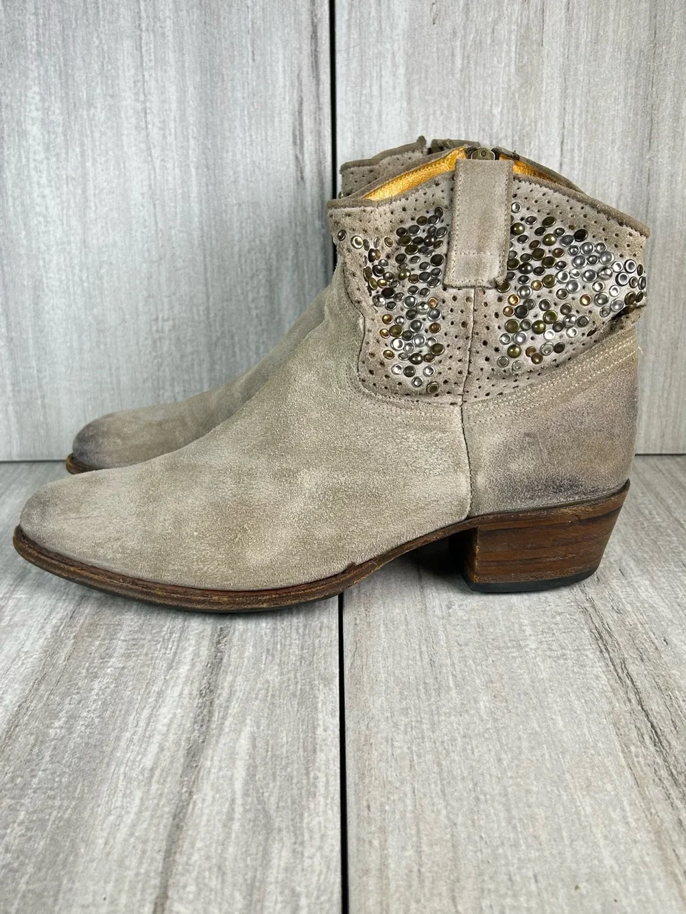 Frye Deborah Studded Distressed Stone Suede Western Bootie SideZip Women Size 10